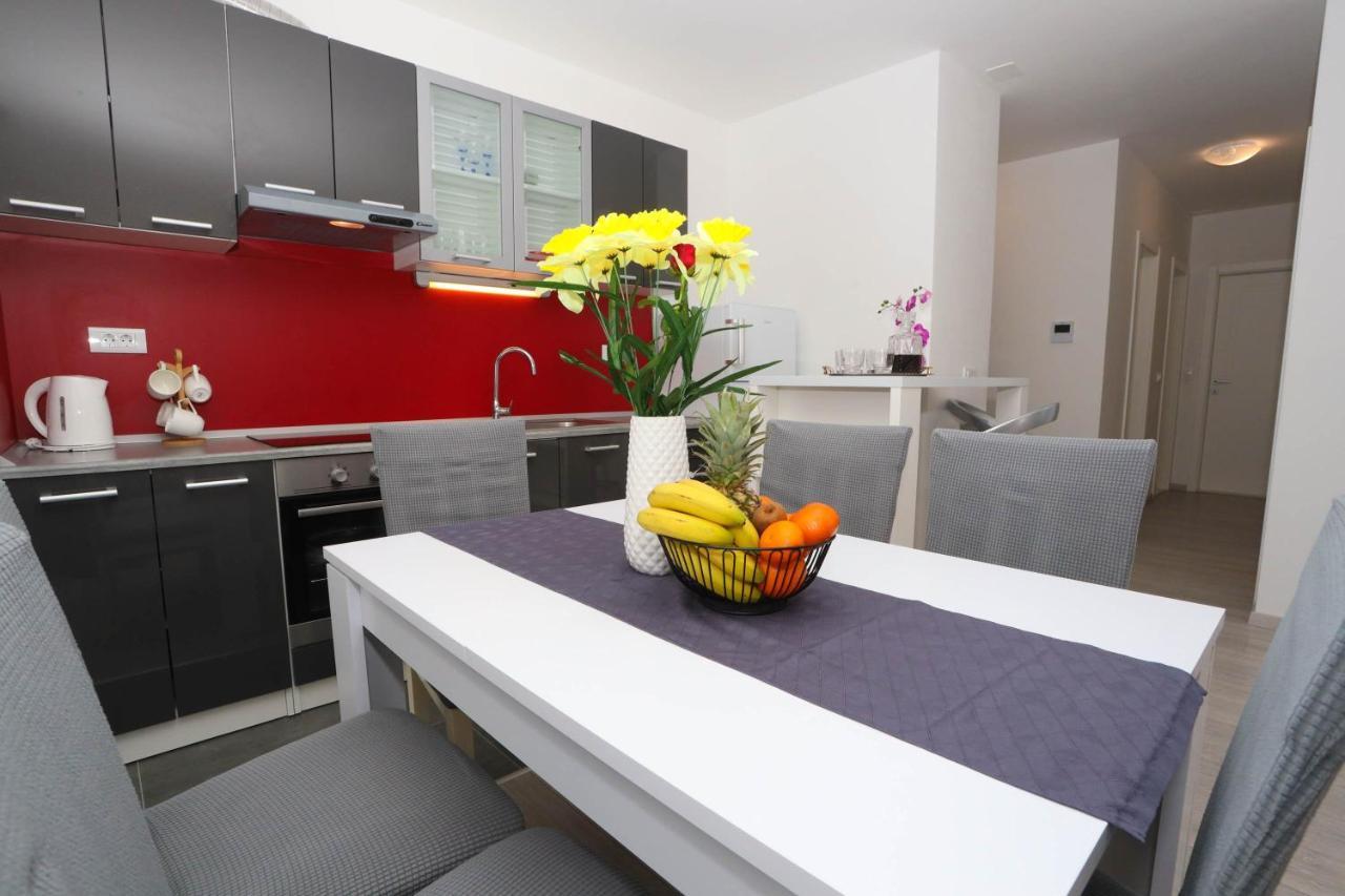 Apartman Petra มาคาร์สกา ภายนอก รูปภาพ