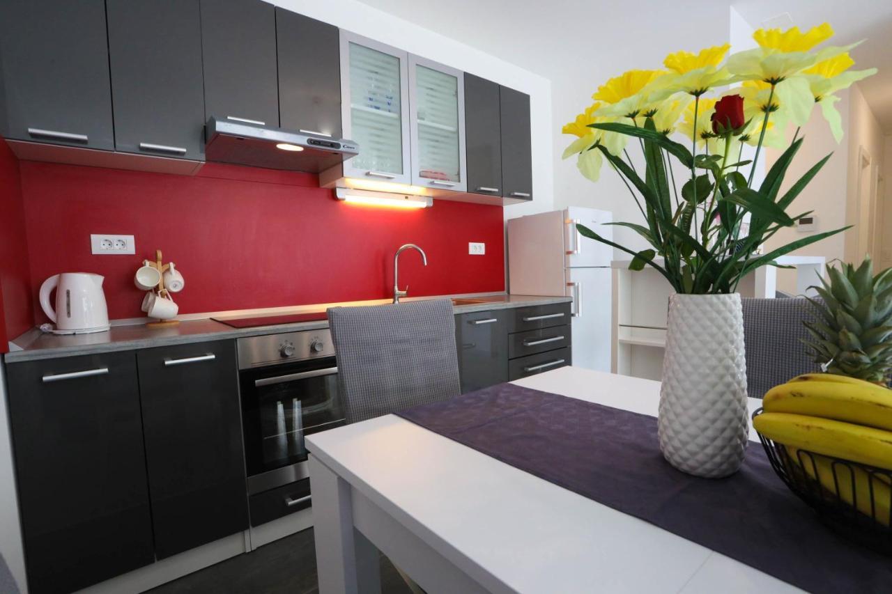 Apartman Petra มาคาร์สกา ภายนอก รูปภาพ