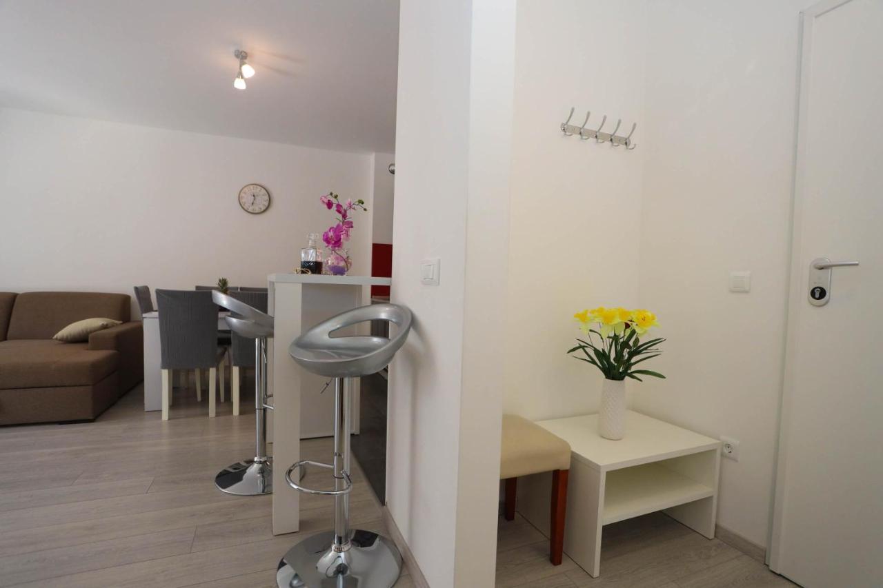 Apartman Petra มาคาร์สกา ภายนอก รูปภาพ