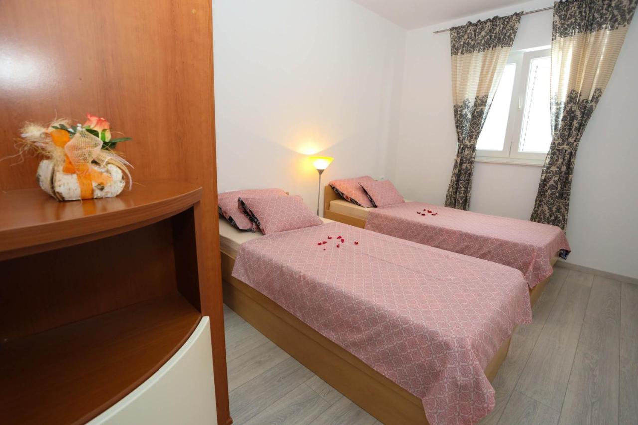 Apartman Petra มาคาร์สกา ภายนอก รูปภาพ