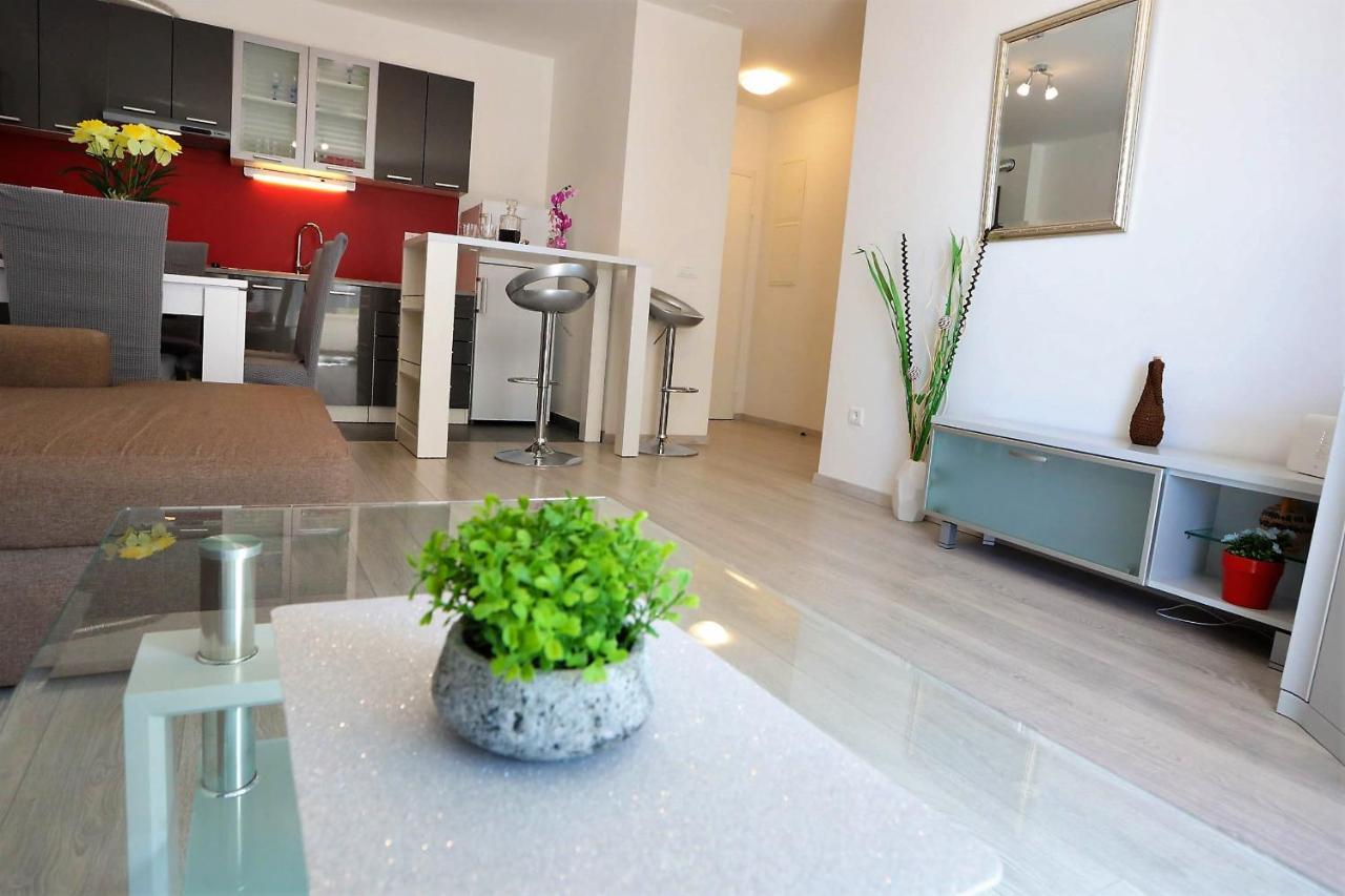 Apartman Petra มาคาร์สกา ภายนอก รูปภาพ