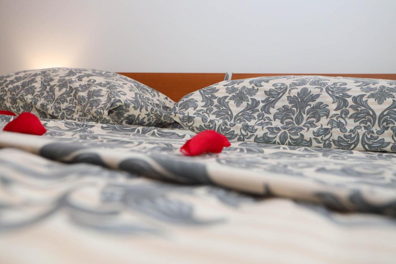 Apartman Petra มาคาร์สกา ภายนอก รูปภาพ